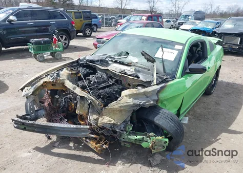 2013 Ford Mustang V6 z USA, uszkodzony, nr VIN 1ZVBP8AM1D5243147